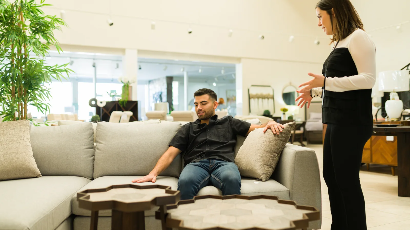 Free Designers Who Come to Your Condo: Ethan Allen Opens in Town Center Aventura