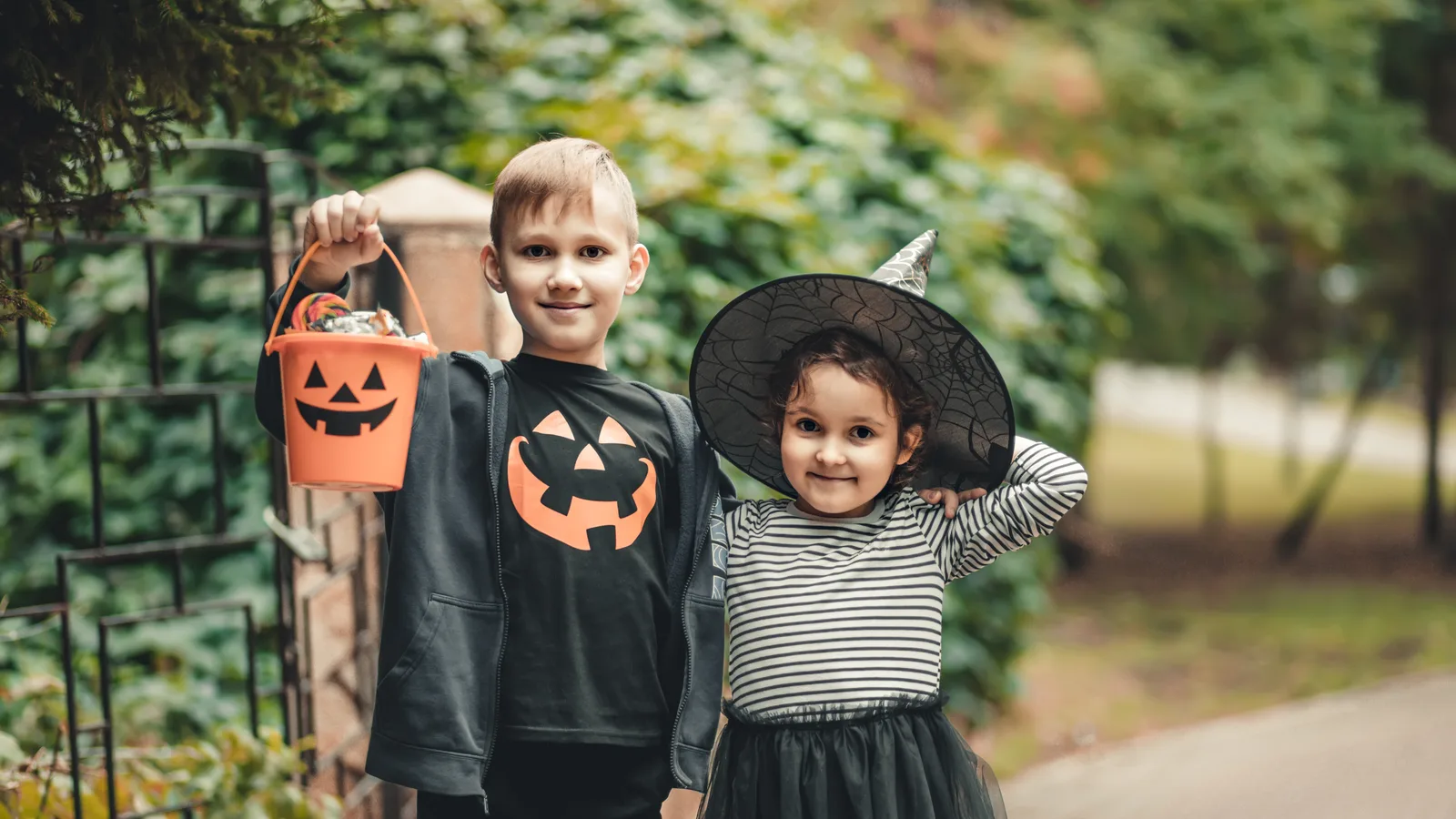 This Week in Plantation: Kids Swim for Pumpkins, and Show-Car Owners Hand Out the Candy
